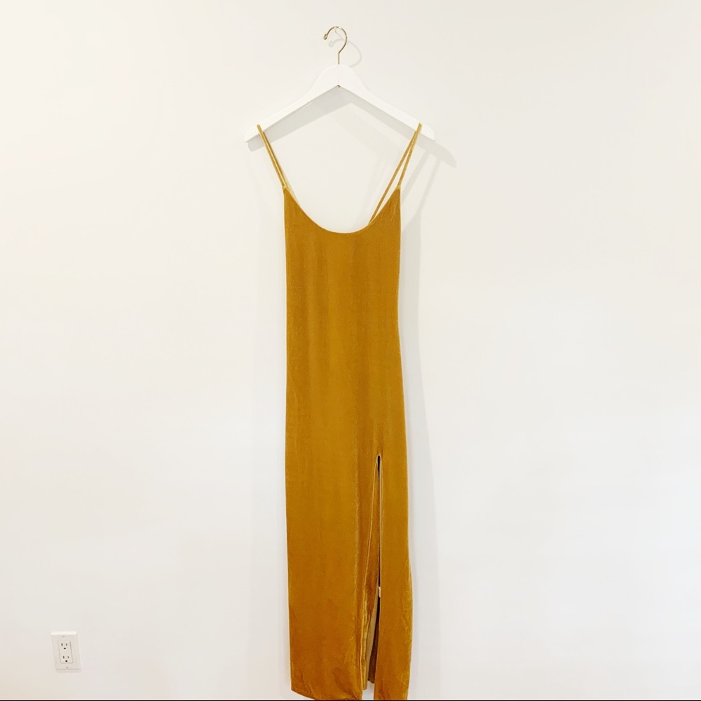 LOVERS + FRIENDS LINA GOLDEN VELVET SUMMER DRESS - Picture 4 of 5